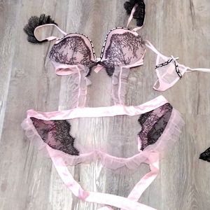 Victoria's Secret Size 36D Lingerie Set with Thong